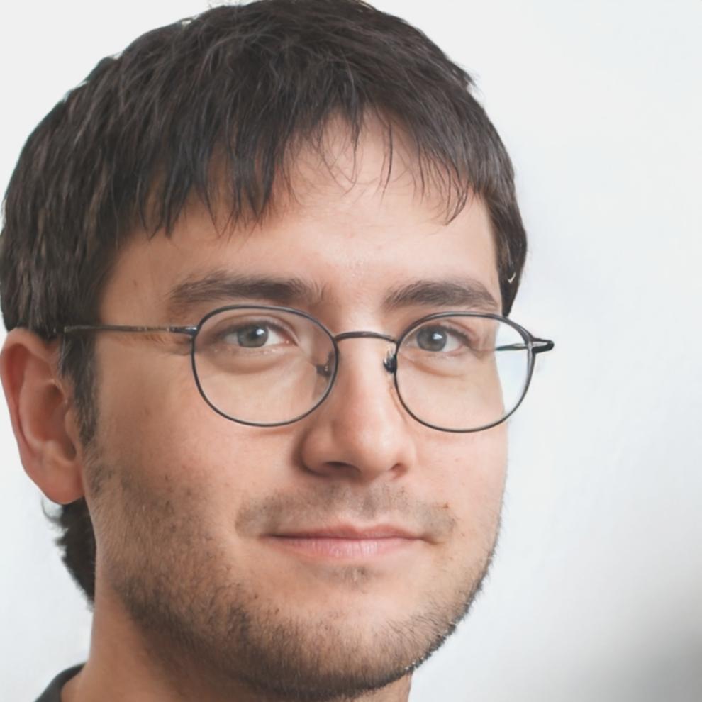 Konstantin Breitfeld, Leitender Finanzanalyst bei ivcenoravia